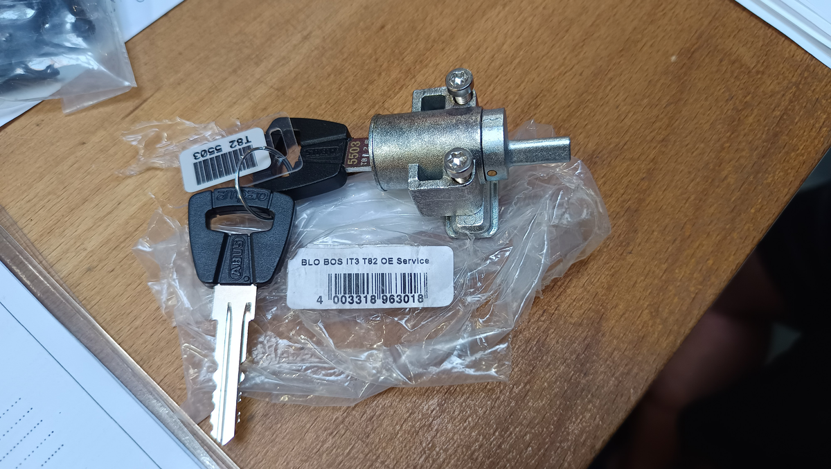 ABUS akkumulátor zár Bosch e-bike rendszerekhez, Powertube vázcsőbe (integrált) IT2.1, Gen2, T82 (AB 71203 helyettesítője)