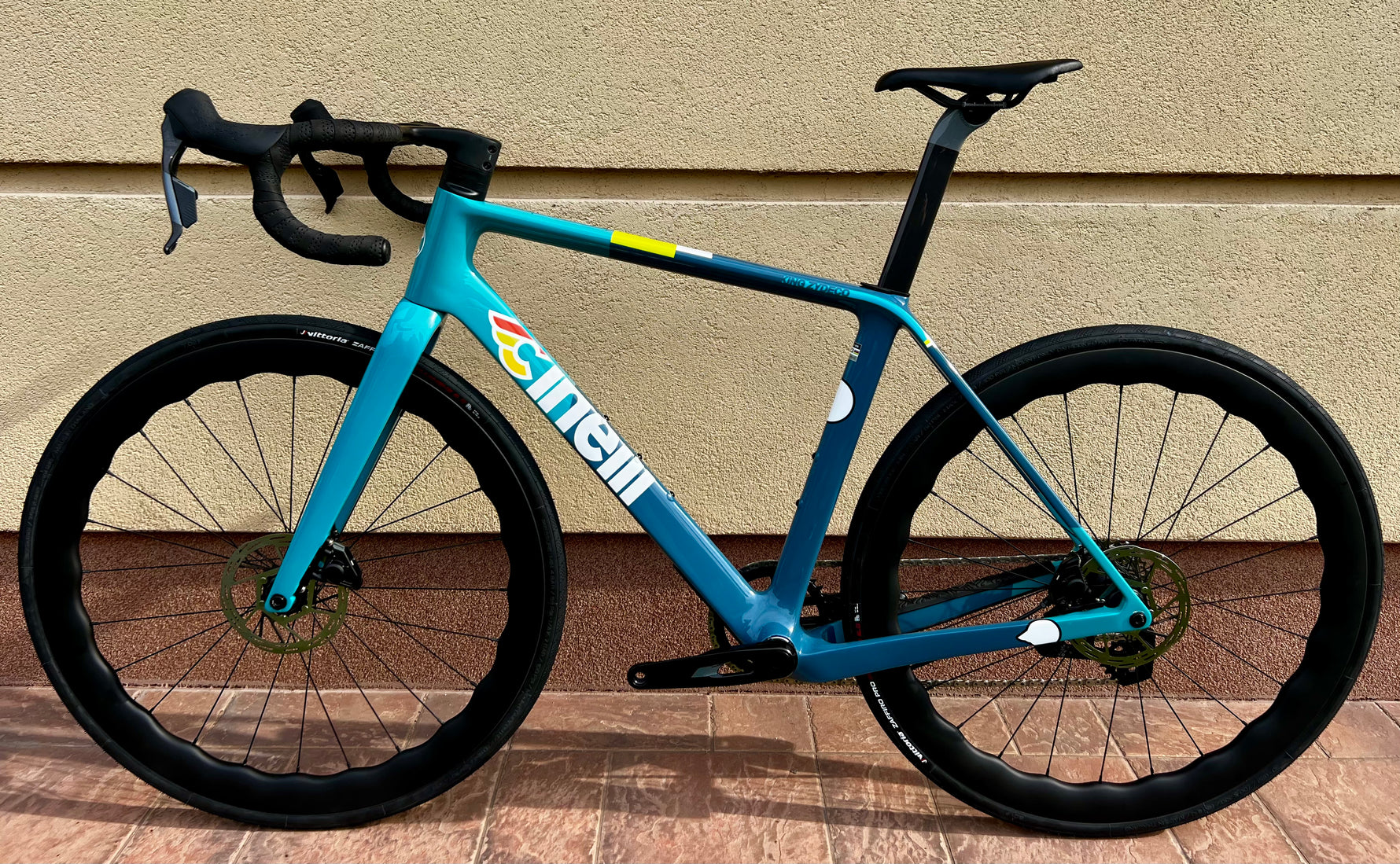 ÚJ! 2026 Cinelli King Zydeco II gravel SRAM Rival AXS XPLR E1 1x13s
