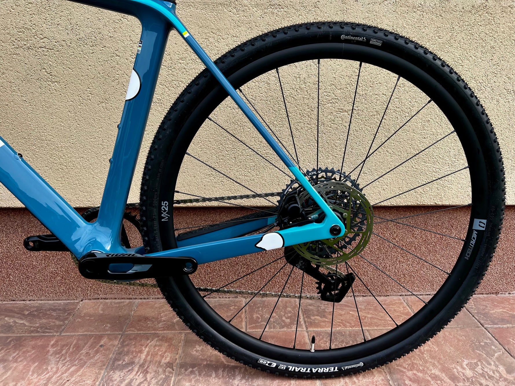 ÚJ! 2026 Cinelli King Zydeco II gravel SRAM Rival AXS XPLR E1 1x13s
